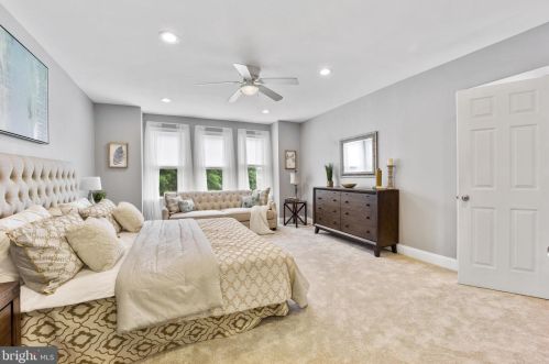 2450 4 St, Philadelphia PA 19148-4713 exterior