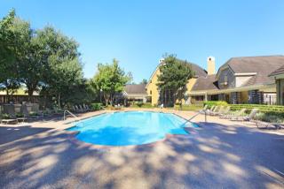 5959 Fm 1960 Rd, Houston TX  77069-4101 exterior