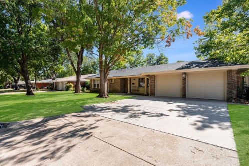 7029 Treehaven Rd, Fort Worth, TX 76116-9033