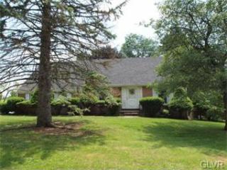 316 Flagstone Dr, Bethlehem, PA 18017-3816