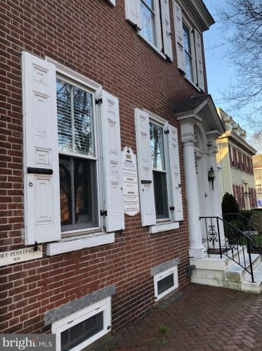 255 Kings Hwy, Haddonfield NJ 08033-1981 exterior