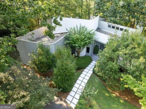 13 Heards Overlook Ct, Atlanta GA  30328-4757 exterior