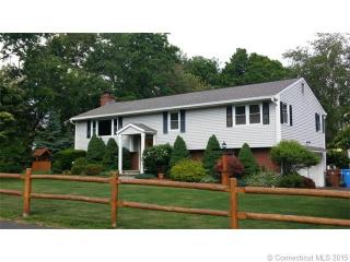 6 Meadowridge Dr, Huntington, CT 06484-2134