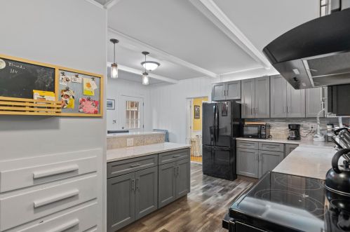 362 State St, Concord, NH 03301-3229
