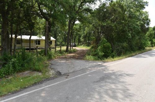 8607 Burleson Manor Rd, Webberville, TX 78653-5100