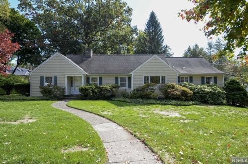 15 Clinton Ave, Ridgewood, NJ 07450-3602