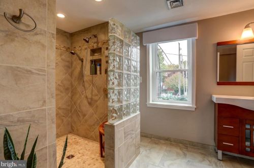 241 Cherry St, Lancaster PA  17602-2725 exterior