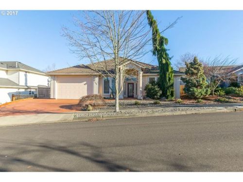 3794 203rd Ave, Interlachen, OR 97024-7801
