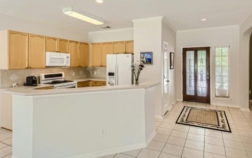 4333 Cyn Gln Cir, Austin TX  78732-2185 exterior