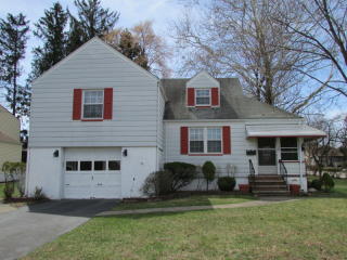 32 Newton Rd, Wayne, NJ 07470-4725