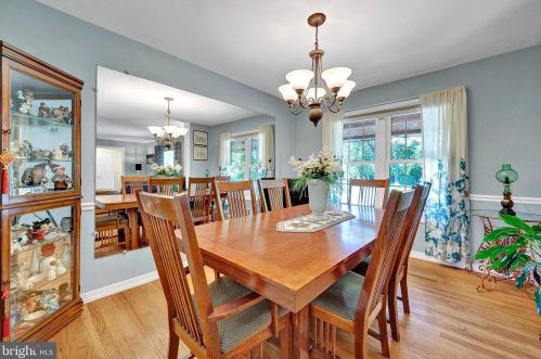 11 Corey Dr, Trenton NJ  08628-1503 exterior