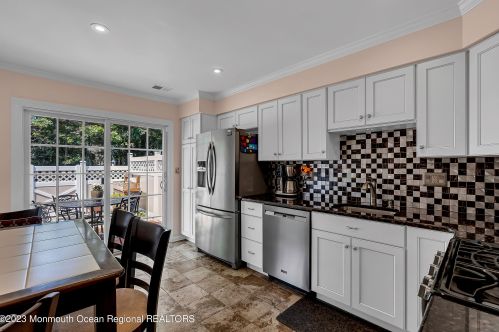 353 Daniele Dr, Tinton Falls NJ 07712-7943 exterior