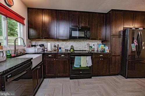 7415 Hastings St, Springfield VA  22150-4108 exterior