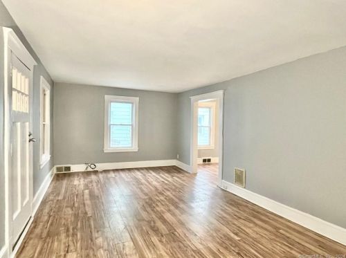 37 Lincoln Ave, Norwalk CT  06854-3709 exterior