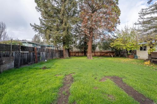 3990 Eastside Calpella Rd, Ukiah CA  95482-9559 exterior