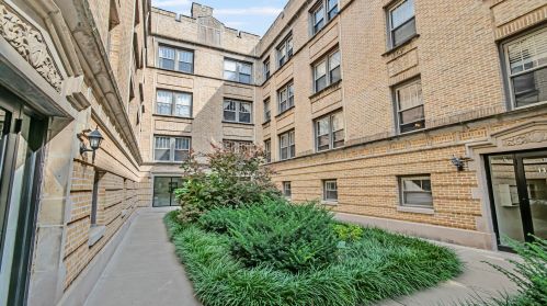 1362 Greenleaf Ave, Chicago, IL 60626-5808