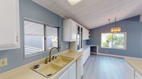 330 Magpie Ln, Santa Ana CA  92708-5822 exterior