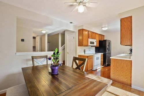 5266 Lake Knoll Ln, Fair Oaks, CA 95628-3525