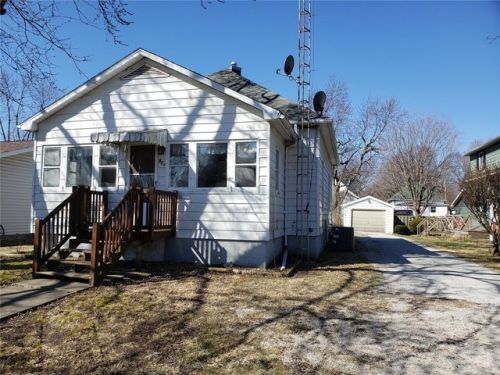 504 Sanford Ave, Coalton, IL 62075-1603