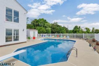 175 Mountain Rd, Afton, VA 22920-5040