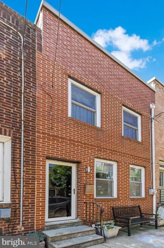 1922 Manton St, Philadelphia, PA 19146-2925