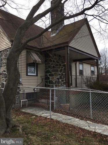 17 Pershing Ave, Trenton, NJ 08618-2609
