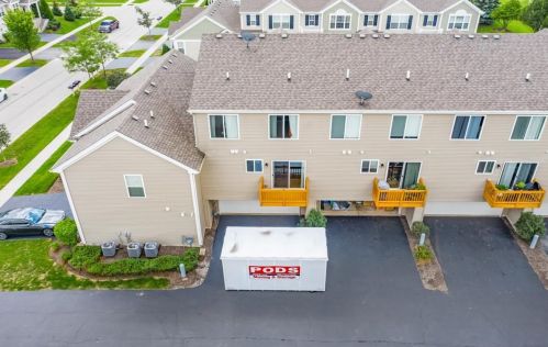 1252 Alta Vista Dr, Pingree Grove IL  60140-2057 exterior