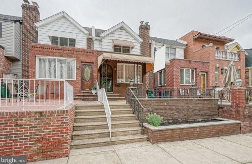 2846 15th St, Philadelphia, PA 19145-4915