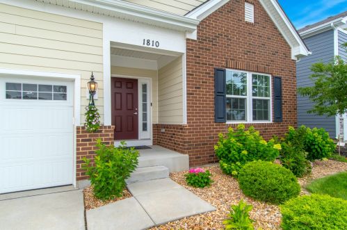 1810 Peyton Ter, Joliet, IL 60404-1235