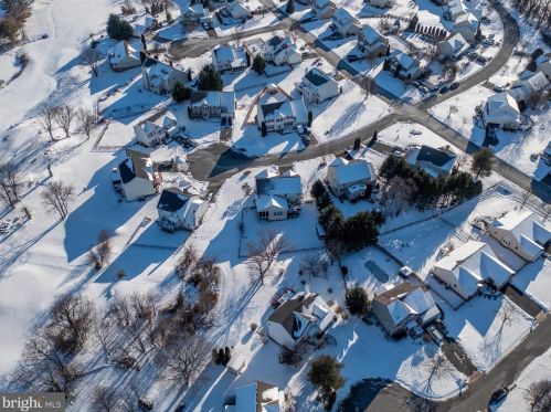 41 Cypress Point Ct, Charles Town WV  25414-3928 exterior