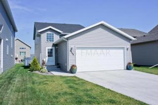 4848 54th St, Fargo, ND 58104-4428