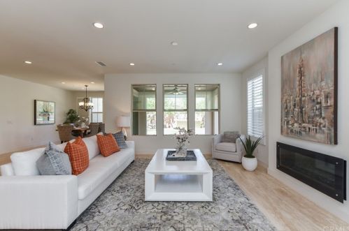 73 Gainsboro, Irvine CA  92620-2187 exterior