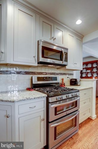 1321 Cheves Pl, Lancaster PA  17603-4943 exterior