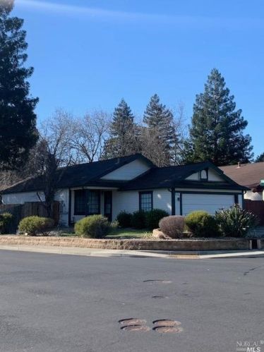 596 Eldridge Ave, Vacaville, CA 95688-2646