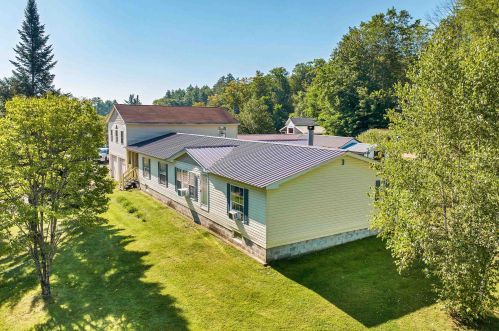 3 Chester Ln, Ctr Harbor, NH 03226-3206