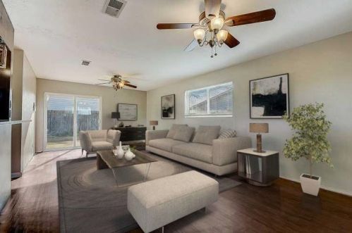 2201 Rose Ct, Irving, TX 75060-7107