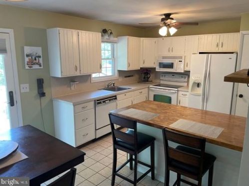 1275 Crescent Rd, York, PA 17402-9114