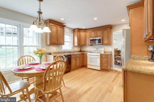 9305 Janphil Ln, Springfield VA  22153-3911 exterior