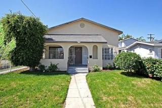 6521 Raymond Ave, Los Angeles, CA 90044-2637