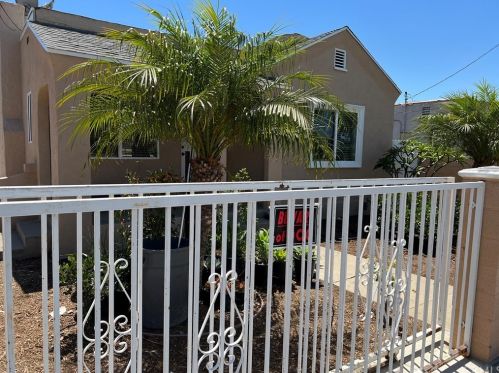 517 Shelton St, Santa Ana, CA 92703-2218