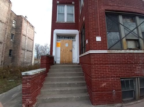 541 Lawndale Ave, Chicago, IL 60624-1224