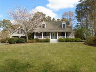 3403 Mill Stream Ln, Marietta, GA 30060-6218