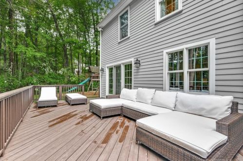 31 Hollow Tree Pl, Wilton CT  06897-2314 exterior