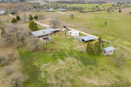 183 Blisard Rd, Webberville TX 78621-5018 exterior