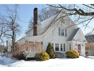83 Burnside St, Cranston, RI 02910-1808