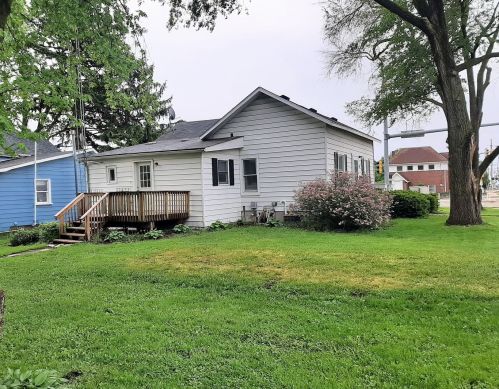 110 Elm St, Mcgirr, IL 60556-9873