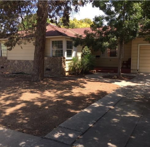 2834 Thorne Ave, Fresno, CA 93704-5229
