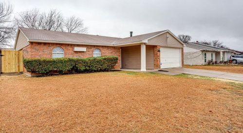 7324 Stonewall Rd, Fort Worth, TX 76140-2534