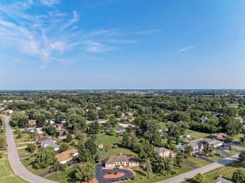 2831 Poplar Ln, Crete, IL 60417-3776