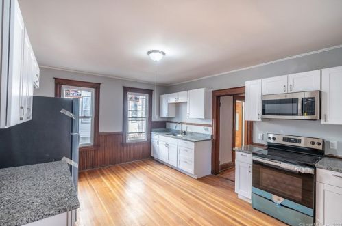 482 Stanley St, New Britain, CT 06051-3233